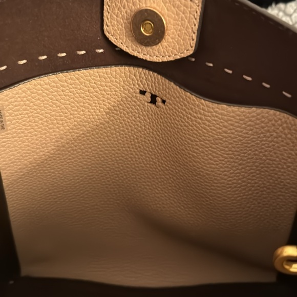 Tory Burch McGraw Bucket Bag, Hobo Purse Pebbled leather Buff Nude A00144 - Picture 5 of 16